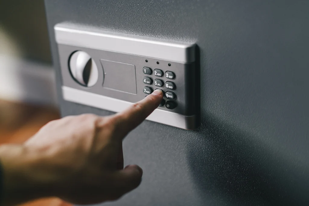 moving company that moves safes Waterloo, IL